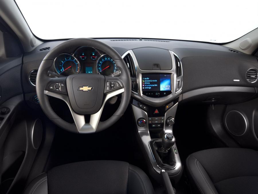  Chevrolet Cruze Hatchback 2012 года  (фото 12 из 13)